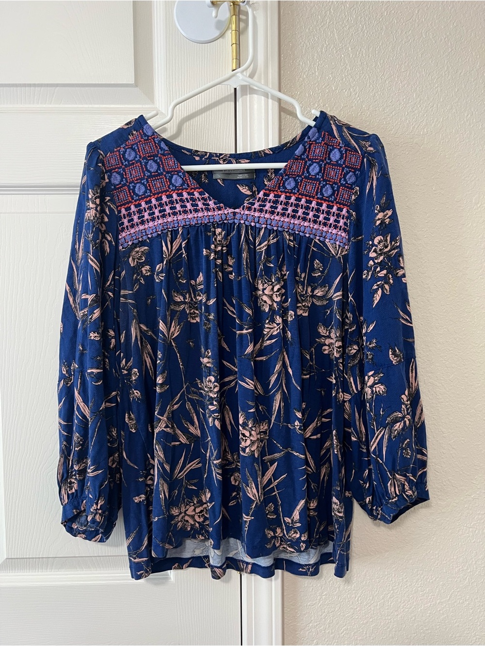 Anthropologie Indigo Floral Embroidered Boho Peasant Top Size Large